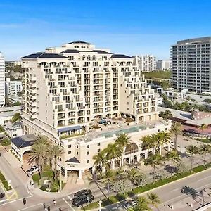 One-Bedroom Oceanfront Apartment
